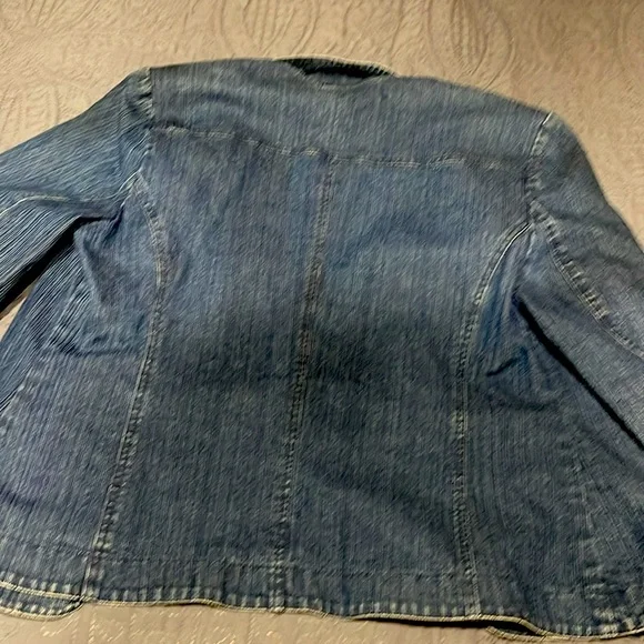 Jean jacket - Picture 2 of 2